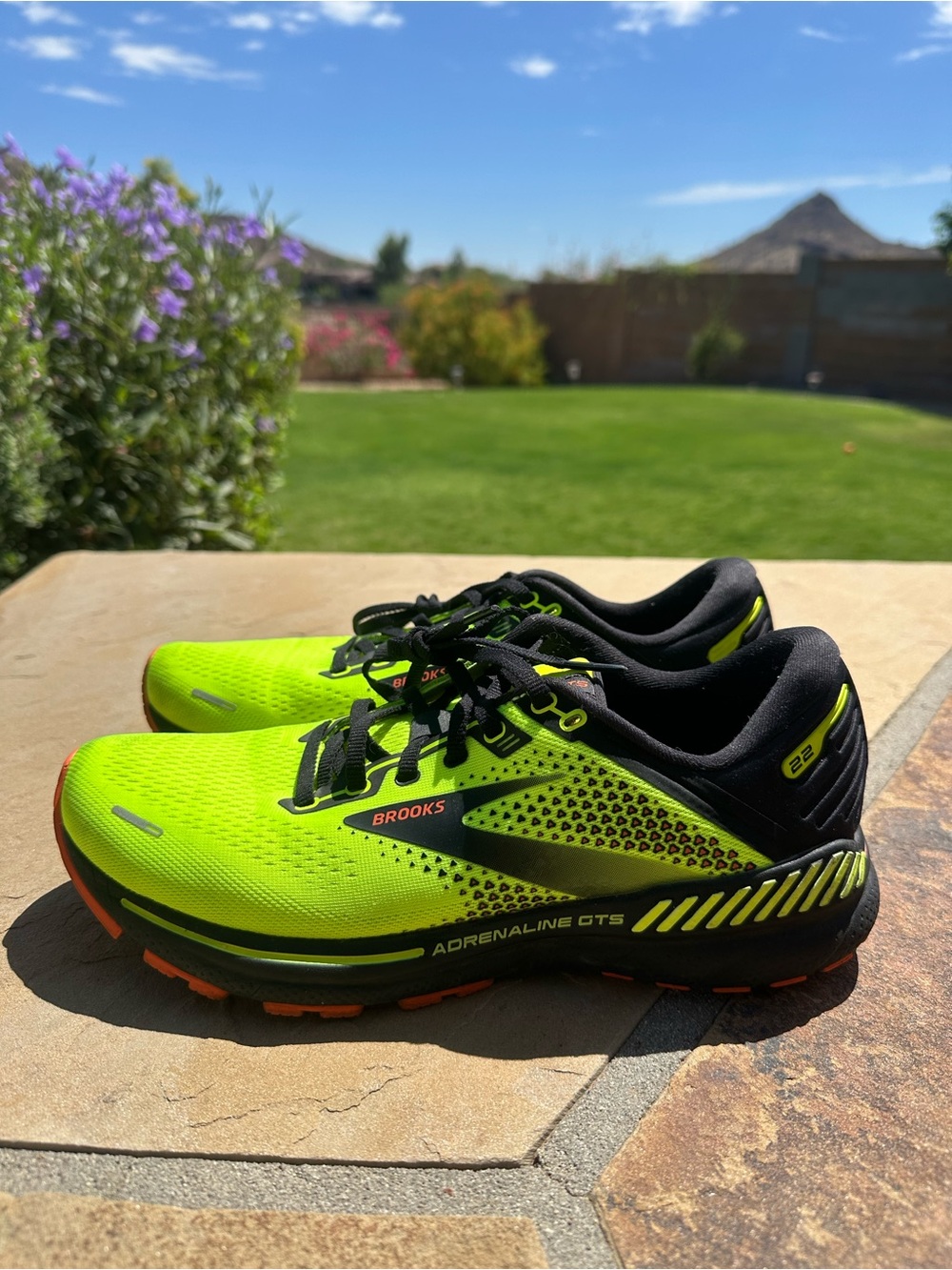 Brooks Men’s Adrenaline GTS 22 Running Shoes - Volt/Black with Orange Size 8